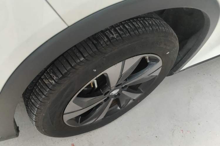 Used GAC Trumpchi GS4 2023 270T Automatic Smart Drive Technology Edition Left Front Wheel Hub