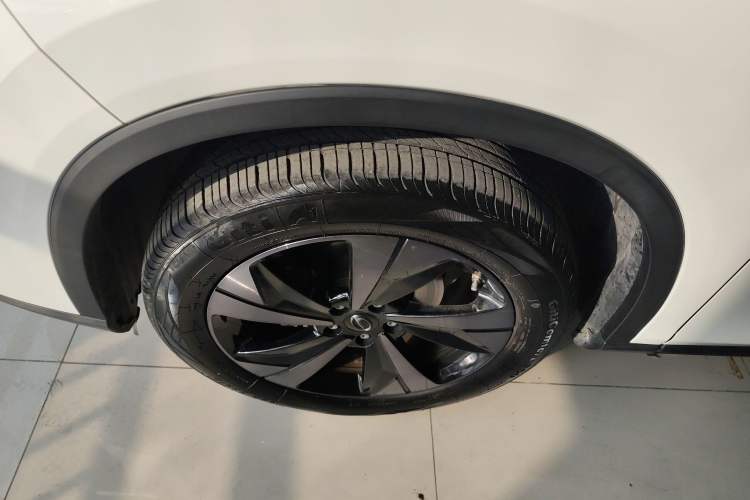 Used GAC Trumpchi GS4 2023 270T Automatic Smart Drive Technology Edition Left Front Wheel Hub