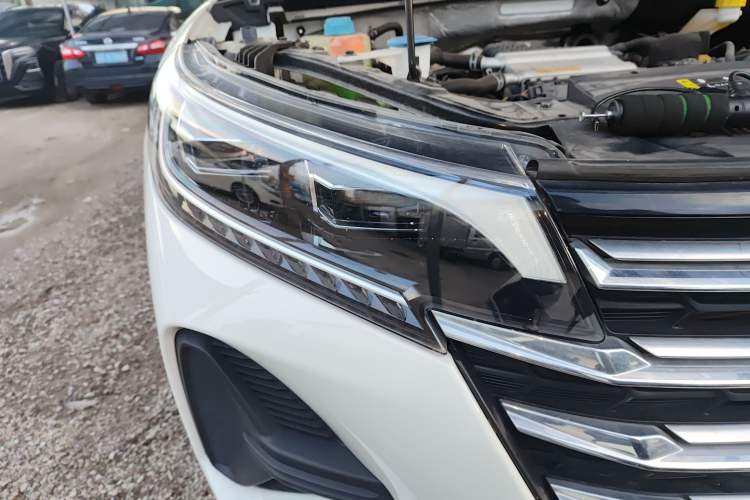 Used GAC Trumpchi GS4 2023 270T Automatic Smart Drive Navigation Edition Right Front Headlight