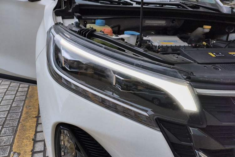 Used GAC Trumpchi GS4 2023 270T Automatic Smart Drive Technology Edition Right Front Headlight