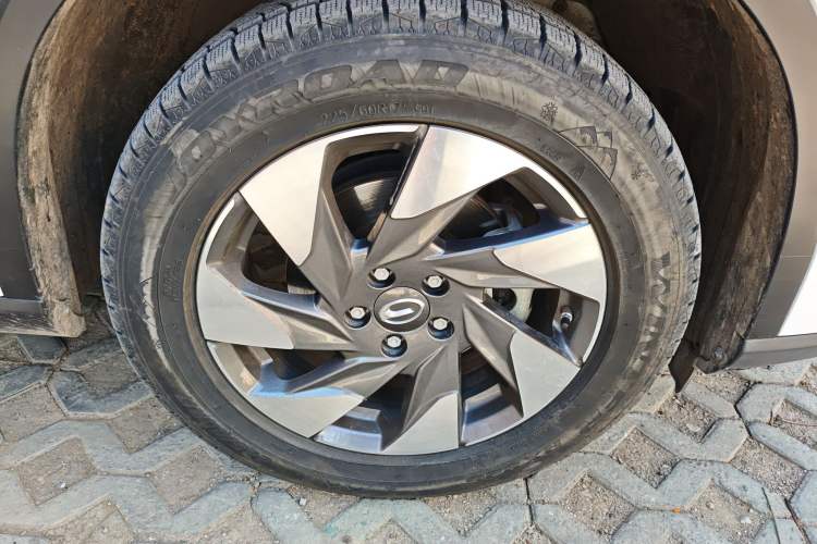 Used GAC Trumpchi GS4 2023 270T Automatic Smart Drive Navigation Edition Right Front Wheel Hub