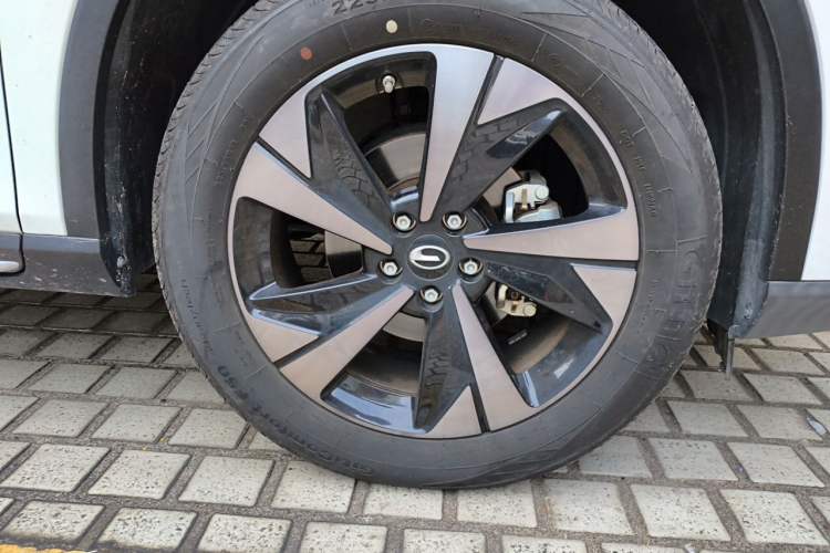 Used GAC Trumpchi GS4 2023 270T Automatic Smart Drive Technology Edition Right Front Wheel Hub