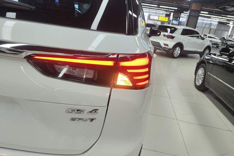 Used GAC Trumpchi GS4 2023 270T Automatic Smart Drive Technology Edition Right Rear Taillight