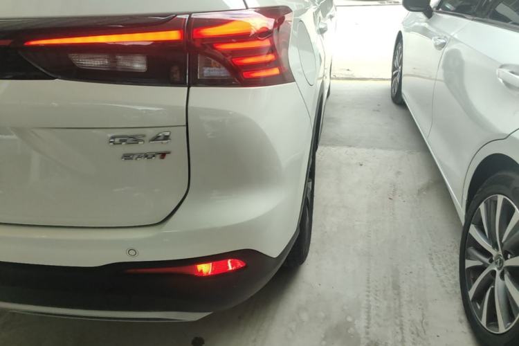 Used GAC Trumpchi GS4 2023 270T Automatic Smart Drive Technology Edition Right Rear Taillight