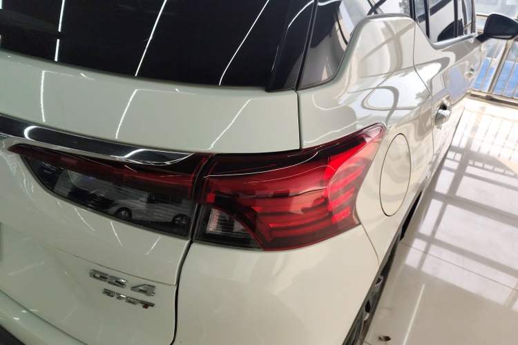 Used GAC Trumpchi GS4 2023 270T Automatic Smart Drive Technology Edition Right Rear Taillight