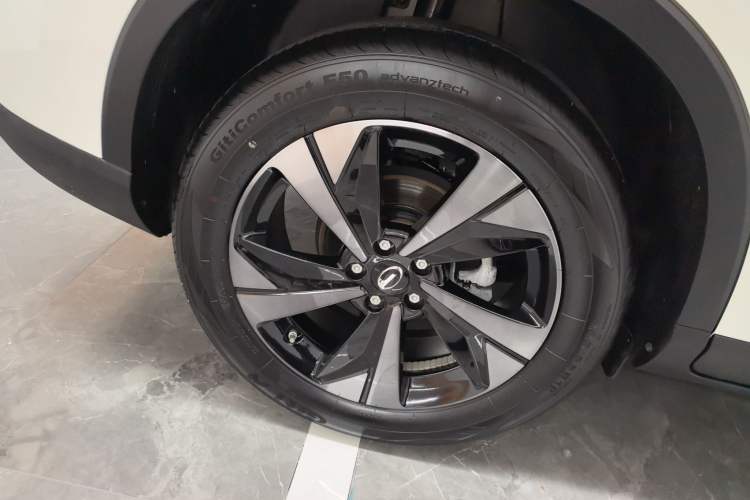Used GAC Trumpchi GS4 2023 270T Automatic Smart Drive Technology Edition Right Rear Wheel Hub