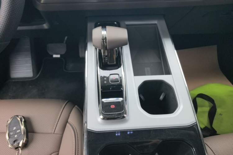 Used GAC Trumpchi GS4 2024 MAX 1.5T Flagship Edition Gear Lever
