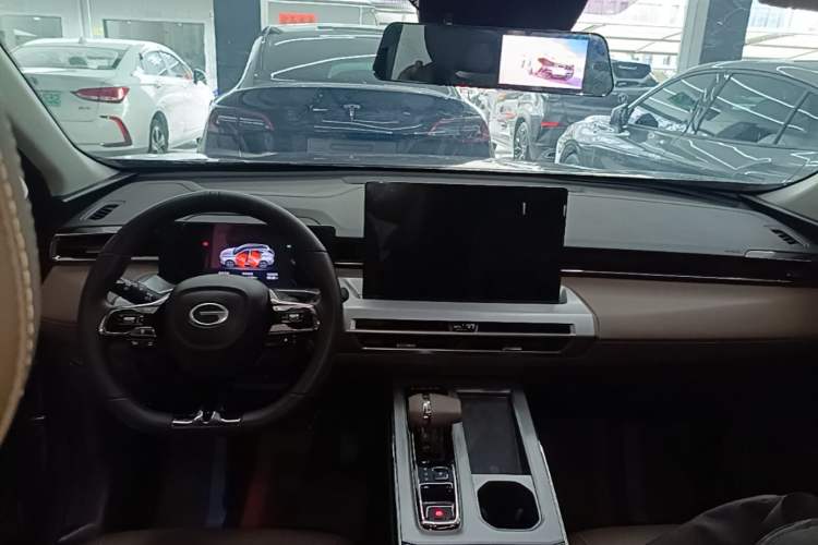 Used GAC Trumpchi GS4 2024 MAX 1.5T Flagship Edition Center Console