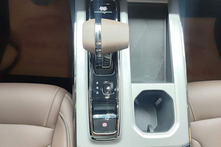 Used GAC Trumpchi GS4 2024 MAX 1.5T Flagship Edition Gear Lever
