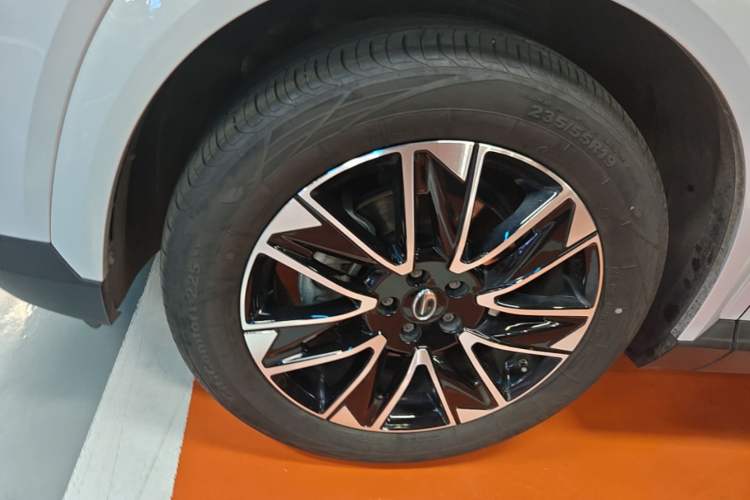 Used GAC Trumpchi GS4 2024 MAX 1.5T Flagship Edition Left Front Wheel Hub