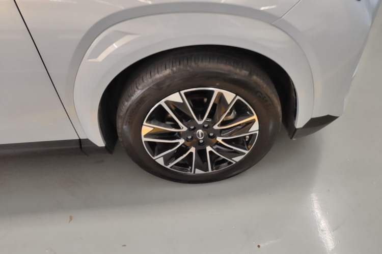 Used GAC Trumpchi GS4 2024 MAX 1.5T Flagship Edition Right Front Wheel Hub