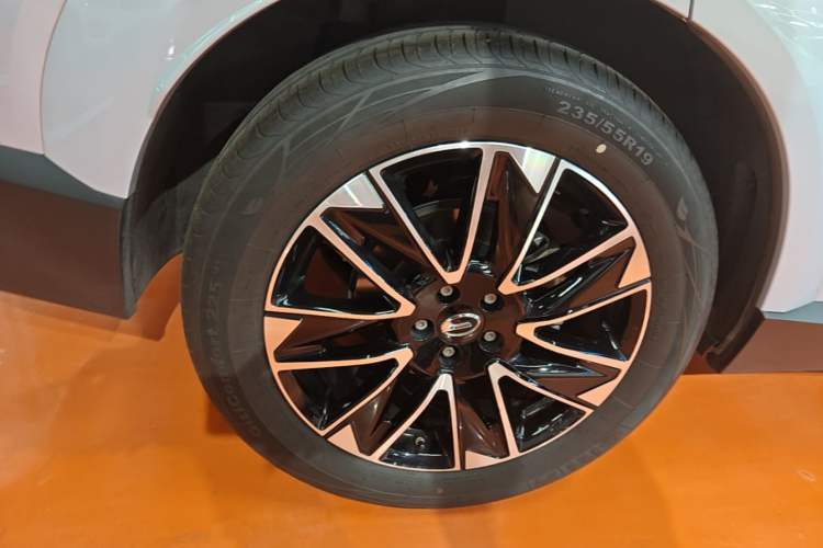 Used GAC Trumpchi GS4 2024 MAX 1.5T Flagship Edition Right Rear Wheel Hub
