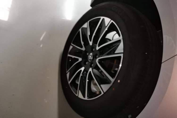 Used GAC Trumpchi GS4 2024 MAX 1.5T Flagship Edition Right Rear Wheel Hub