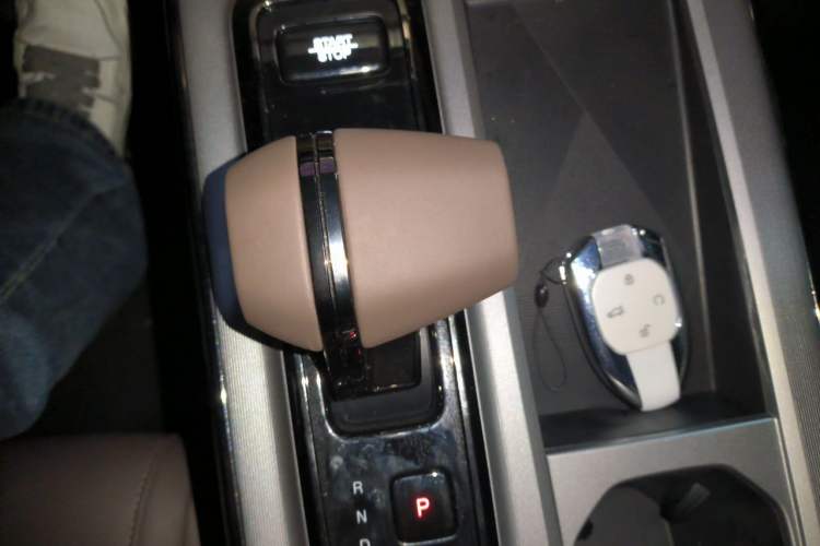 Used GAC Trumpchi GS4 2024 MAX 1.5T Flagship Edition Gear Lever