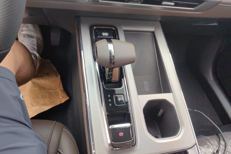 Used GAC Trumpchi GS4 2024 MAX 1.5T Flagship Edition Gear Lever