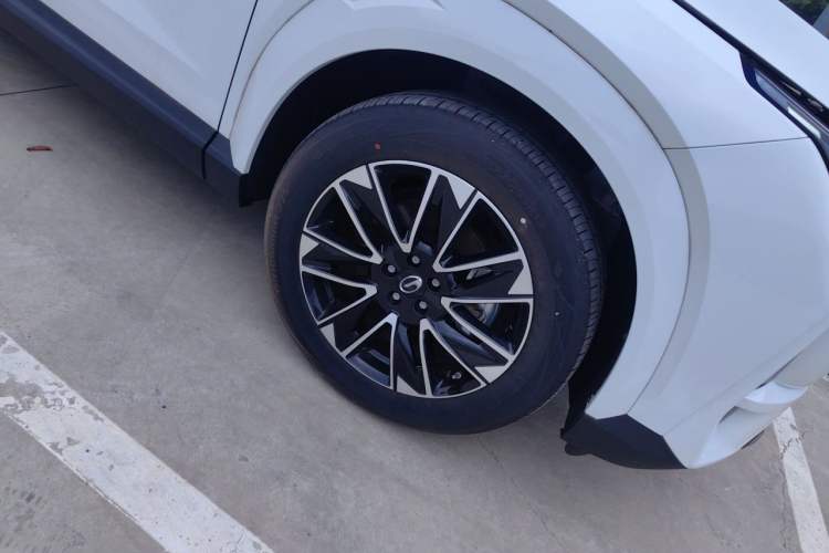 Used GAC Trumpchi GS4 2024 MAX 1.5T Flagship Edition Right Front Wheel Hub