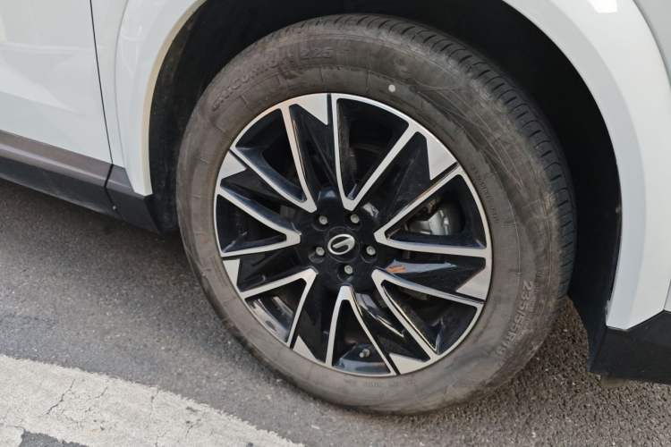 Used GAC Trumpchi GS4 2024 MAX 1.5T Flagship Edition Right Front Wheel Hub