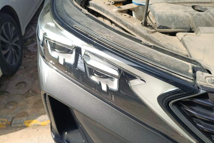 Used GAC Trumpchi GS4 COUPE 2020 270T Automatic Smart Connectivity Edition Right Front Headlight