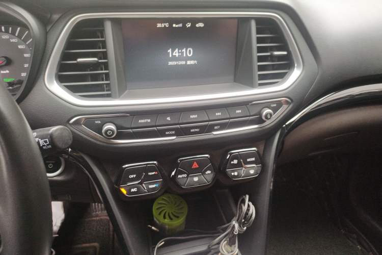 Used GAC Trumpchi GS4 New Energy 2017 1.5L PHEV Smart Enjoyment Edition Audio And AC Panel