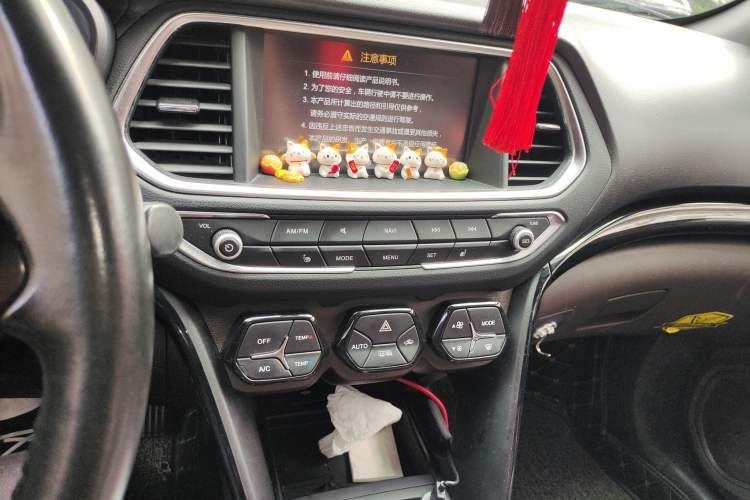 Used GAC Trumpchi GS4 New Energy 2017 1.5L PHEV Deluxe Edition Audio And AC Panel