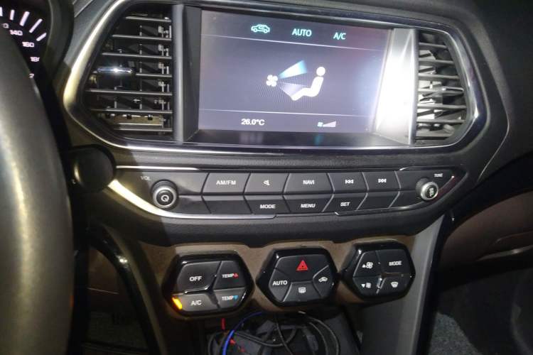 Used GAC Trumpchi GS4 New Energy 2017 1.5L PHEV Smart Enjoyment Edition Audio And AC Panel