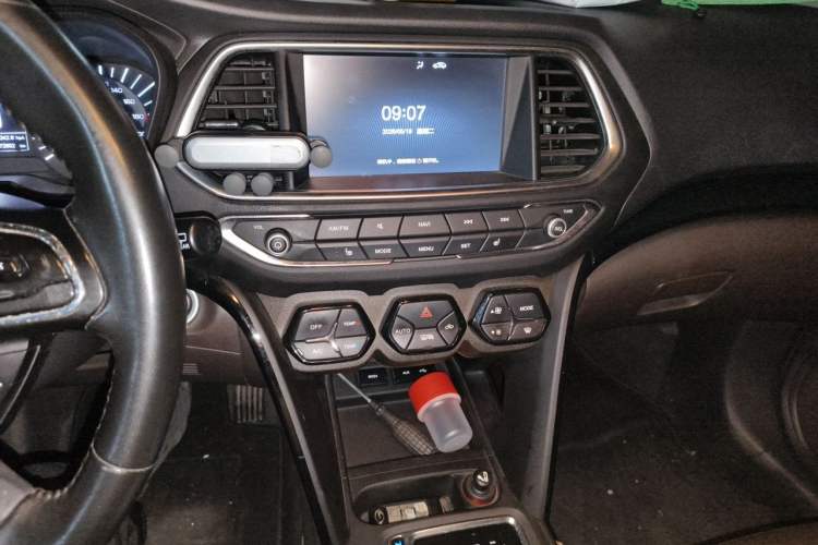Used GAC Trumpchi GS4 New Energy 2017 1.5L PHEV Deluxe Edition Audio And AC Panel