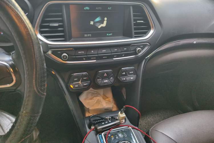 Used GAC Trumpchi GS4 New Energy 2017 1.5L PHEV Deluxe Edition Audio And AC Panel