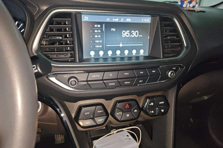 Used GAC Trumpchi GS4 New Energy 2017 1.5L PHEV Smart Enjoyment Edition Audio And AC Panel