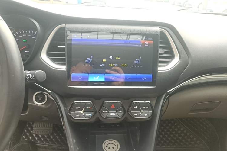 Used GAC Trumpchi GS4 New Energy 2017 1.5L PHEV Deluxe Edition Audio And AC Panel