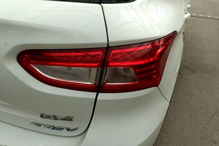 Used GAC Trumpchi GS4 New Energy 2017 1.5L PHEV Deluxe Edition Exterior 3