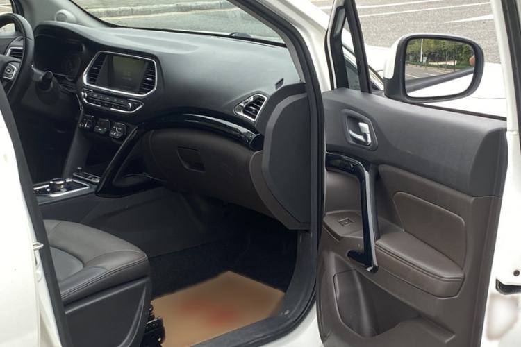Used GAC Trumpchi GS4 New Energy 2017 1.5L PHEV Deluxe Edition Interior 9