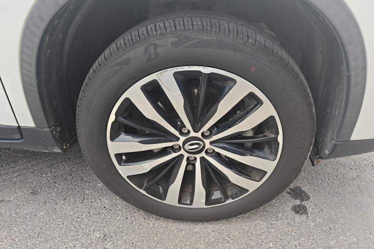 Used GAC Trumpchi GS4 New Energy 2017 1.5L PHEV Deluxe Edition Right Front Wheel Hub