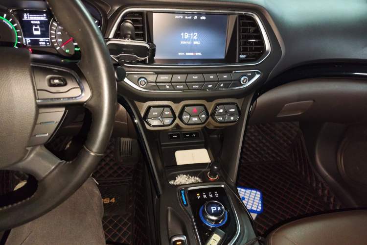Used GAC Trumpchi GS4 New Energy 2017 1.5L PHEV Deluxe Edition Audio And AC Panel