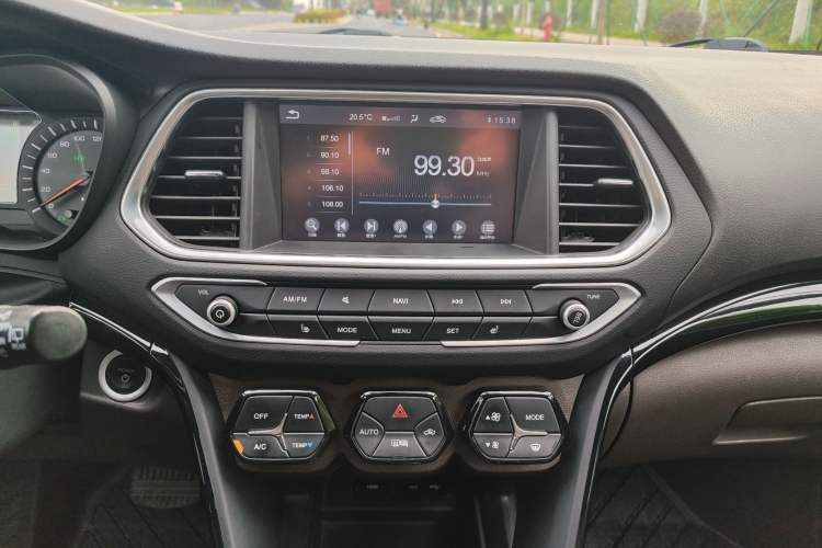 Used GAC Trumpchi GS4 New Energy 2019 1.5L PHEV Deluxe Edition Audio And AC Panel