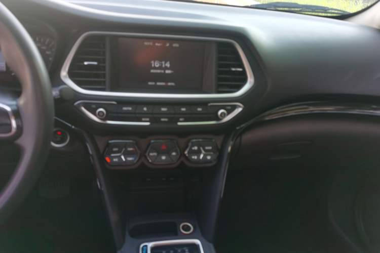 Used GAC Trumpchi GS4 New Energy 2019 1.5L PHEV Smart Enjoyment Version Audio And AC Panel