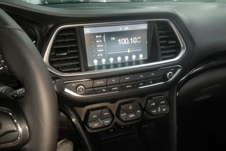 Used GAC Trumpchi GS4 New Energy 2019 1.5L PHEV Deluxe Edition Audio And AC Panel
