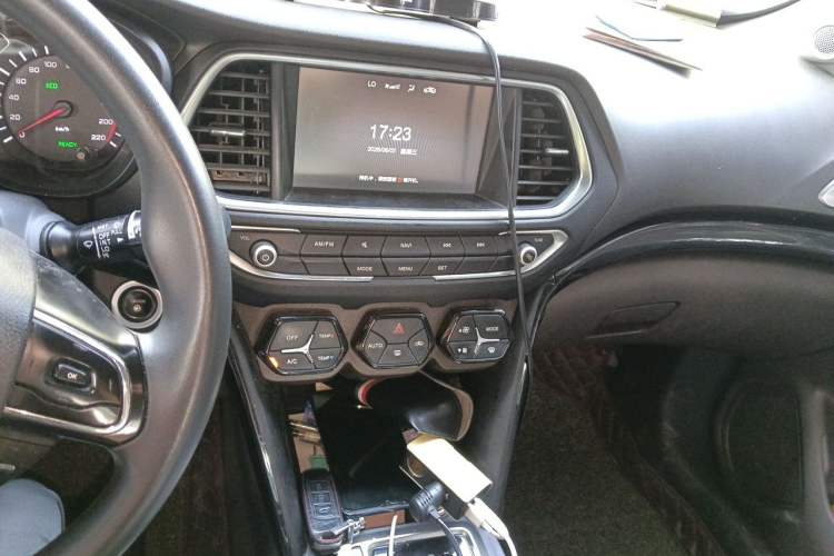 Used GAC Trumpchi GS4 New Energy 2019 1.5L PHEV Smart Enjoyment Version Audio And AC Panel