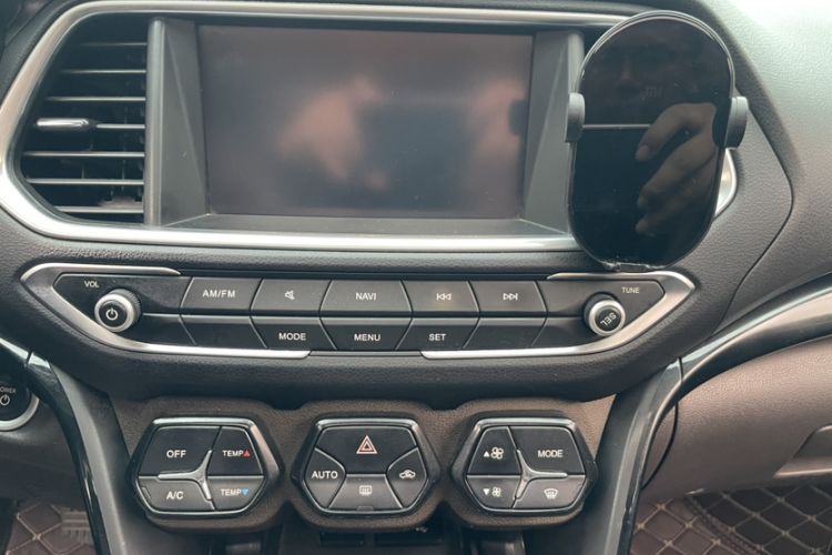 Used GAC Trumpchi GS4 New Energy 2019 1.5L PHEV Smart Enjoyment Version Audio And AC Panel