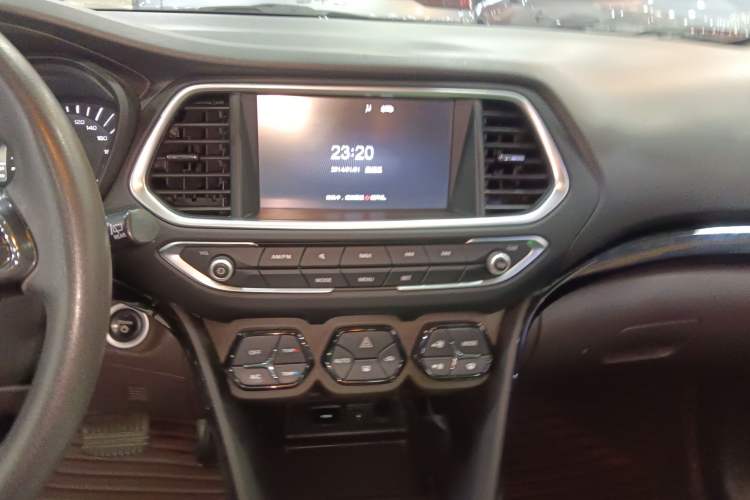 Used GAC Trumpchi GS4 New Energy 2019 1.5L PHEV Smart Enjoyment Version Audio And AC Panel