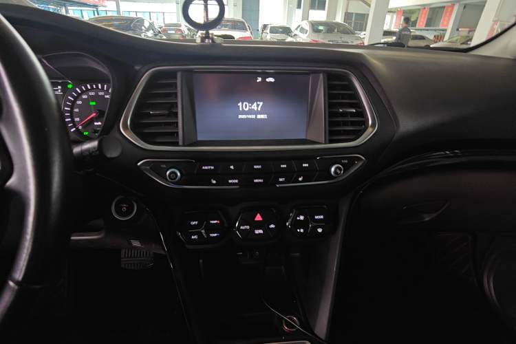 Used GAC Trumpchi GS4 New Energy 2019 1.5L PHEV Deluxe Edition Audio And AC Panel