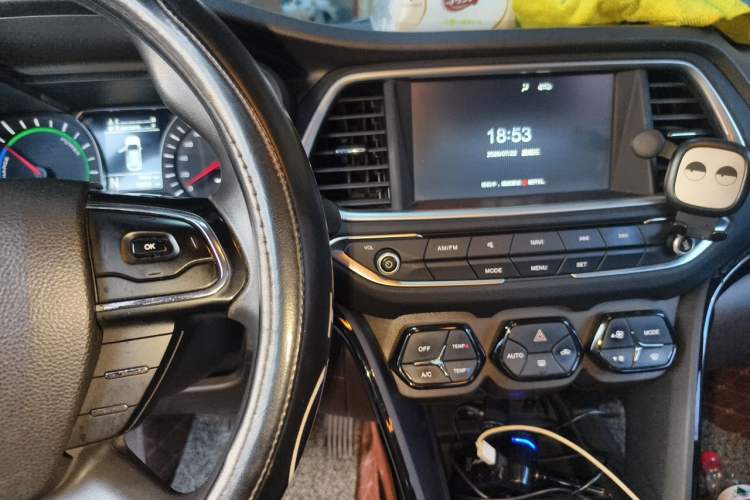 Used GAC Trumpchi GS4 New Energy 2019 1.5L PHEV Smart Enjoyment Version Audio And AC Panel