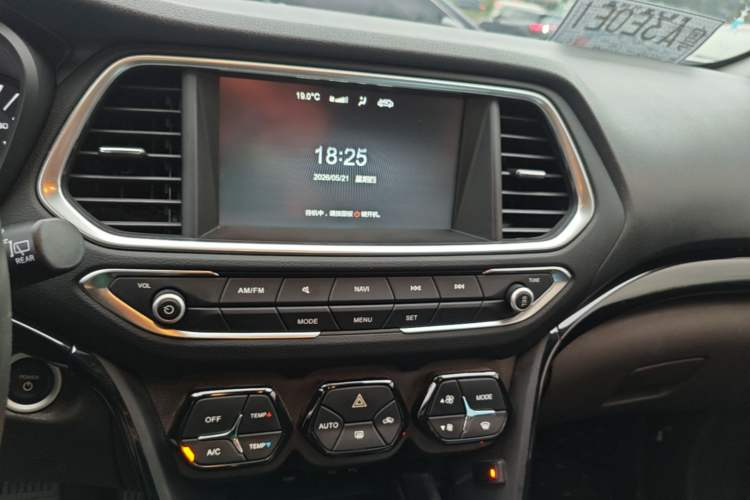 Used GAC Trumpchi GS4 New Energy 2019 1.5L PHEV Smart Enjoyment Version Audio And AC Panel