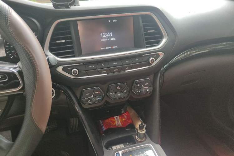 Used GAC Trumpchi GS4 New Energy 2019 1.5L PHEV Smart Enjoyment Version Audio And AC Panel