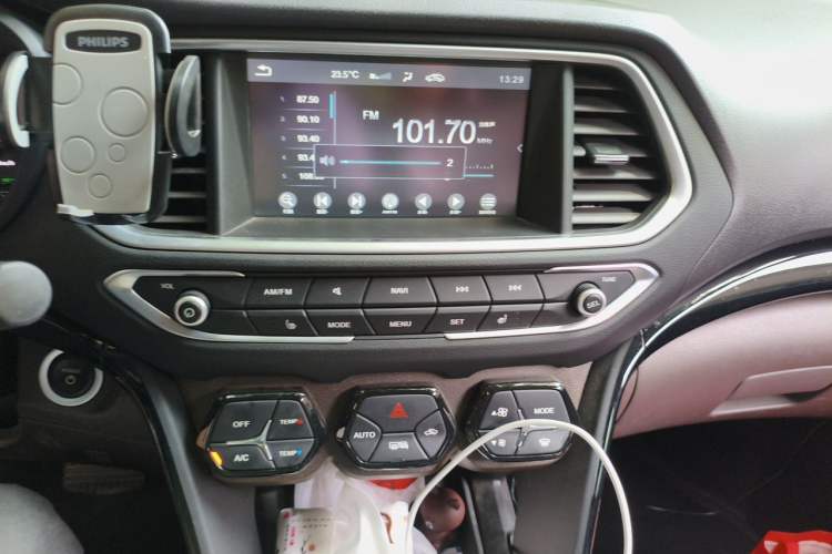 Used GAC Trumpchi GS4 New Energy 2019 1.5L PHEV Deluxe Edition Audio And AC Panel
