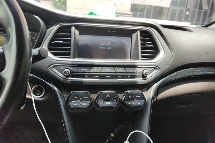 Used GAC Trumpchi GS4 New Energy 2019 1.5L PHEV Deluxe Edition Audio And AC Panel