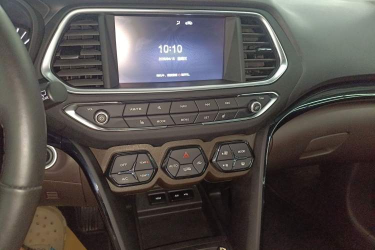 Used GAC Trumpchi GS4 New Energy 2019 1.5L PHEV Deluxe Edition Audio And AC Panel