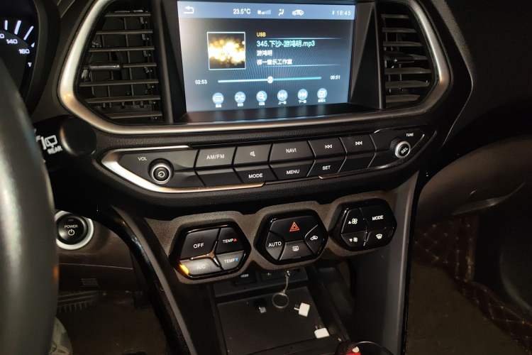 Used GAC Trumpchi GS4 New Energy 2019 1.5L PHEV Smart Enjoyment Version Audio And AC Panel