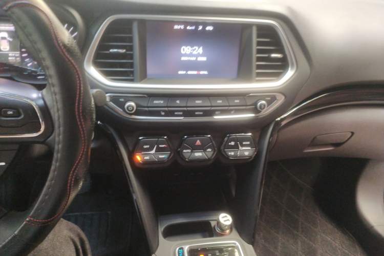 Used GAC Trumpchi GS4 New Energy 2019 1.5L PHEV Deluxe Edition Audio And AC Panel