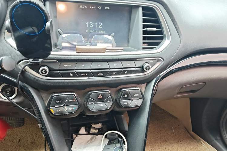 Used GAC Trumpchi GS4 New Energy 2019 1.5L PHEV Smart Enjoyment Version Audio And AC Panel
