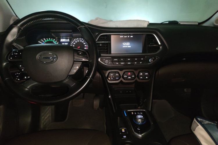 Used GAC Trumpchi GS4 New Energy 2019 1.5L PHEV Deluxe Edition Center Console